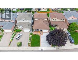 214 MERRILEE Crescent - 42
