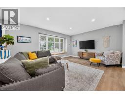 987 NESBITT Crescent - 3
