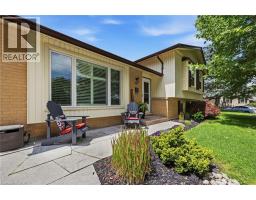 987 NESBITT Crescent - 36