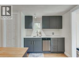 461 SELKIRK Street - 40