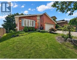 6 LANARK Crescent - 2