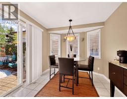 6 LANARK Crescent - 21