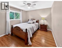 6 LANARK Crescent - 30