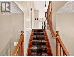 6 LANARK Crescent - 33