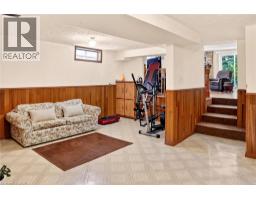 6 LANARK Crescent - 45