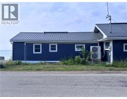 1456 LAKESHORE Road - 3