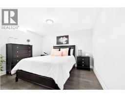 20 LINDA Crescent - 35