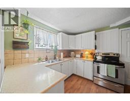 95 KING Street W - 13