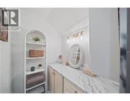 95 KING Street W - 19