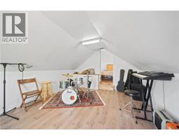 95 KING Street W - 28