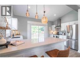 195 WOOD Street E - 10