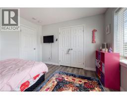 264 VINCENT Drive - 20