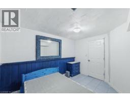 402 MIDWOOD Crescent - 16