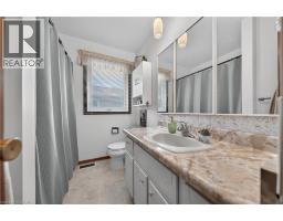 111 KIMBERLY Crescent - 32