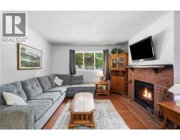 225 SILVERBIRCH Boulevard - 10