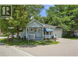 225 SILVERBIRCH Boulevard - 2