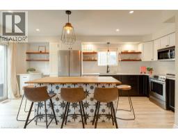 799 COMMONWEALTH Crescent - 11