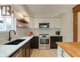 799 COMMONWEALTH Crescent - 13
