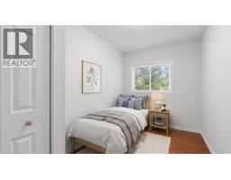 211 VERONICA Drive UnitNo. 8 - 13