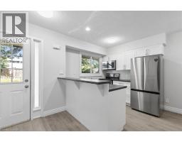 211 VERONICA Drive UnitNo. 8 - 5