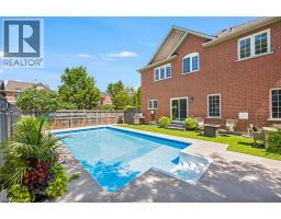 33 DEWSBURY Way - 30