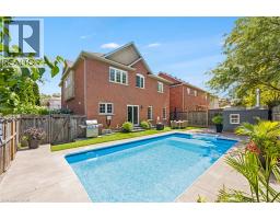 33 DEWSBURY Way - 32