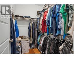 12 SILVERWOOD Avenue - 11