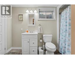 12 SILVERWOOD Avenue - 29