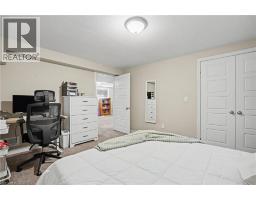 12 SILVERWOOD Avenue - 31