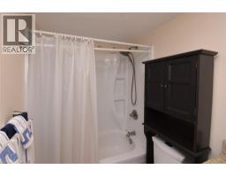 75 QUEEN Street N UnitNo. 1204 - 15