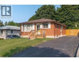 22 MOUNTFORD Drive - 3