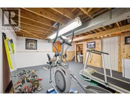 88 MANOR Drive - 35