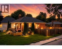 47 BRUCEDALE Avenue E - 1