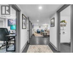 12 EARL Drive - 22