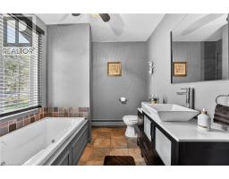 3149 JEWELL Avenue - 25