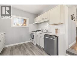 35 DUNDAS Street - 12