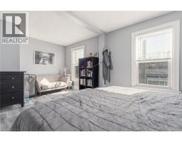 35 DUNDAS Street - 17