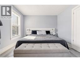 35 DUNDAS Street - 19