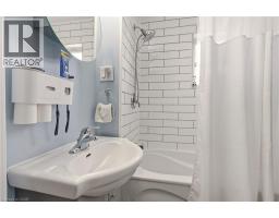 35 DUNDAS Street - 21