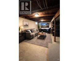 35 DUNDAS Street - 22