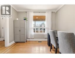 35 DUNDAS Street - 4
