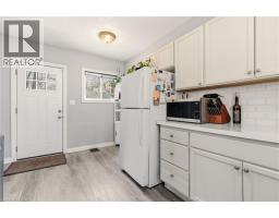 35 DUNDAS Street - 9