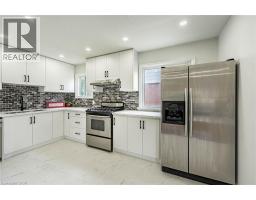 7 PUTNEY Road - 12