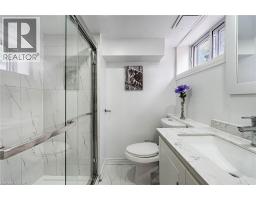 7 PUTNEY Road - 32