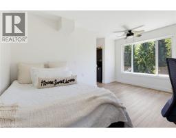 21 KERMAN Avenue - 31