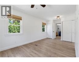 21 KERMAN Avenue - 32