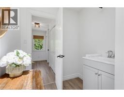 21 KERMAN Avenue - 34
