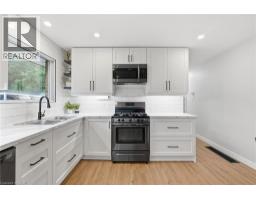 10 TAYLOR Crescent - 11