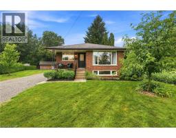10 TAYLOR Crescent - 2