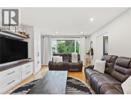 10 TAYLOR Crescent - 4